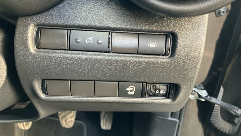 Nissan Juke 1.0 DiG-T 114 N-Connecta 5dr Petrol Hatchback